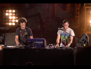 AUNTIE FLO LIVE CALVI ON THE ROCK1