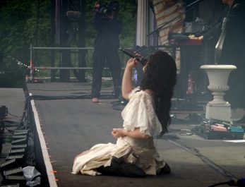 DERUSH MAIN.00 07 04 02.Still023 1