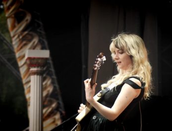 DERUSH MAIN.00 44 18 22.Still029 1