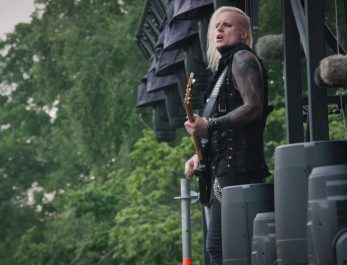 DERUSH MAIN.00 48 02 15.Still016 1