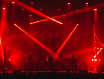 TRAILER V1.00 40 44 11.Still041