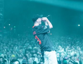 TRAILER V1.00 49 23 15.Still014 1