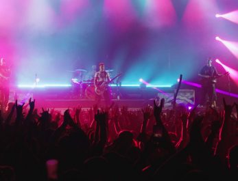 TRAILER V1.00 58 19 02.Still015 1